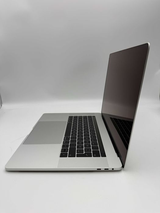Apple Macbook Pro i7 2.8GHz | 16GB | 512GB