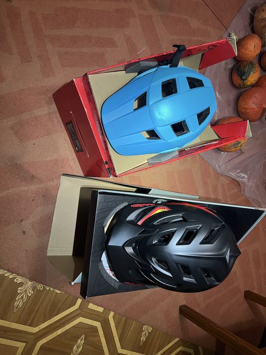 Шолом ендуро TLD Troy lee designs Mips M-L 57-59 bell spark