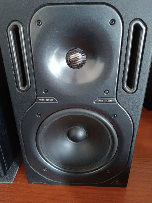 Behringer B2031A Truth (Par)