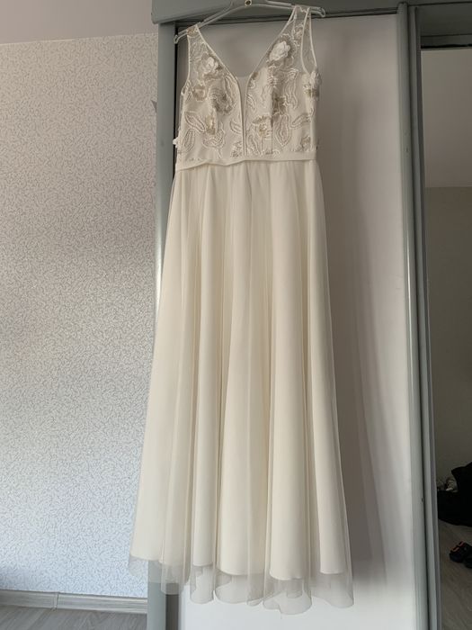 Suknia ecru rozm 38
