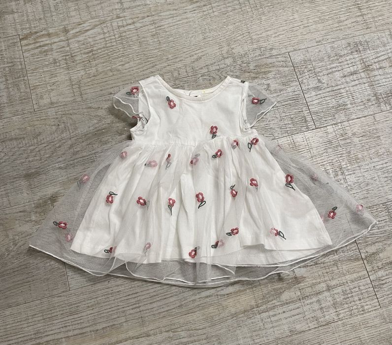 Платье на девочку 3-6 месяцев