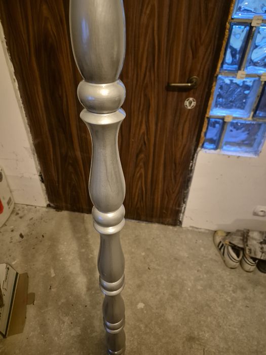 Wysoka lampa drewno toczona