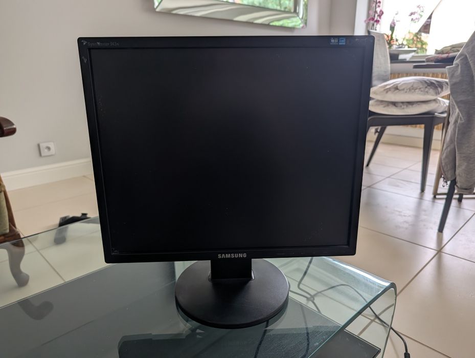 Monitor Samsung SyncMaster 943N 19" cali (idealny do monitoringu / warsztatu) + kable