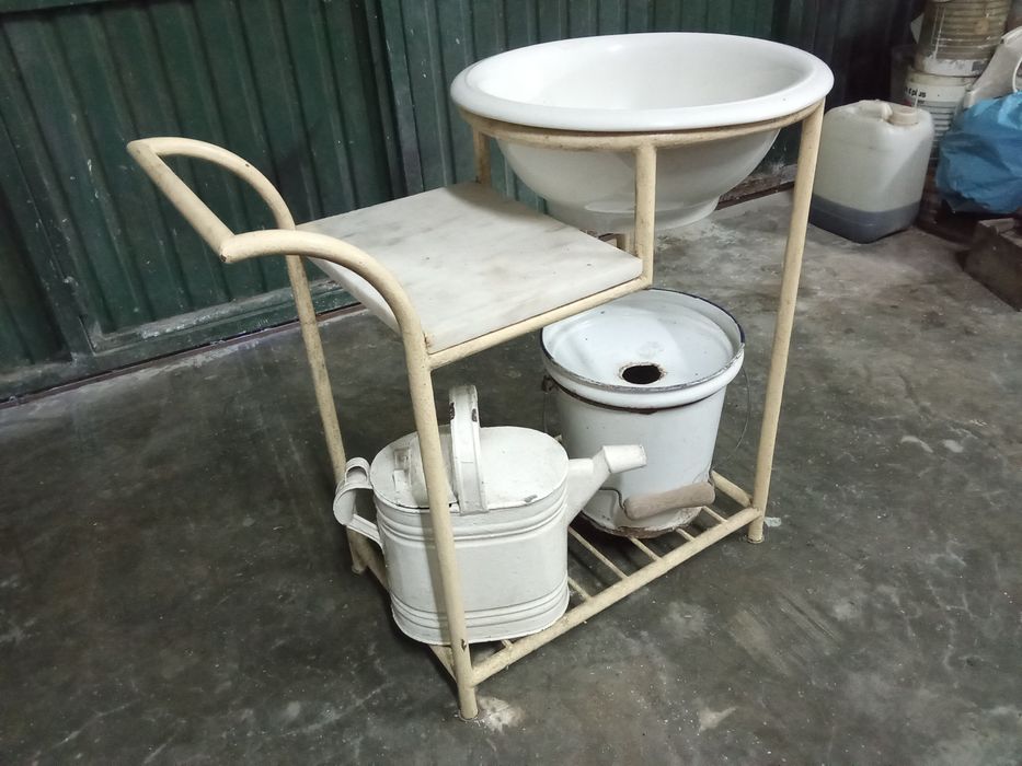 Lavatório muito antigo