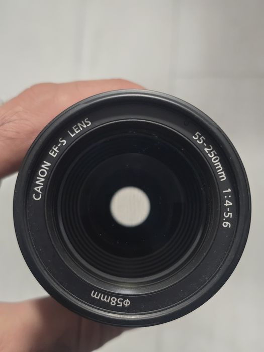Objetiva Canon EF-S 55-250mm IS