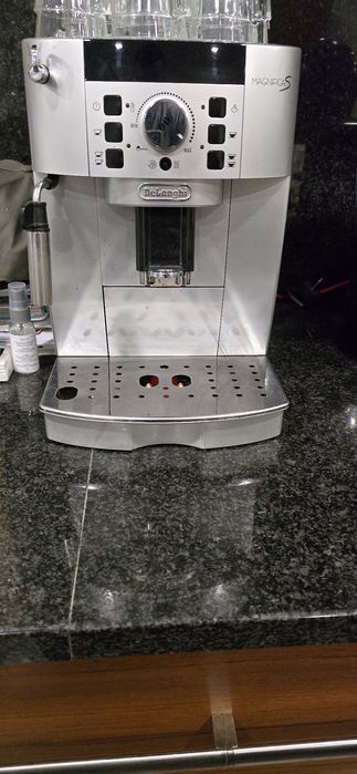 Máquina de café delonghi