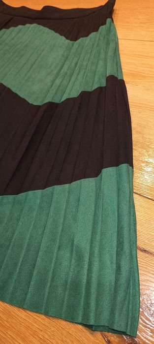 Przepiękna plisowana spódnica L