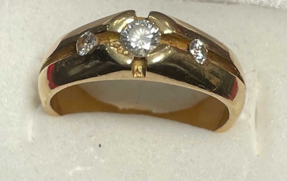 Złoty pierścionek z trzema diamentami (trilogy ring) 18kt (750) 6,18 gram R14