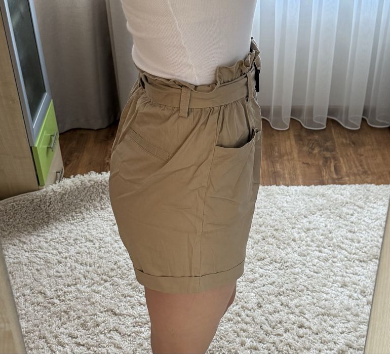 Шорти бежеві Stradivarius