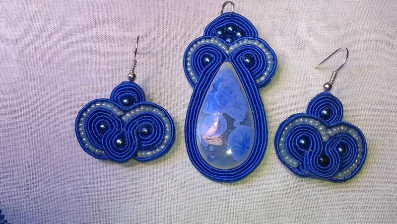 Wisiorek i kolczyki sutasz