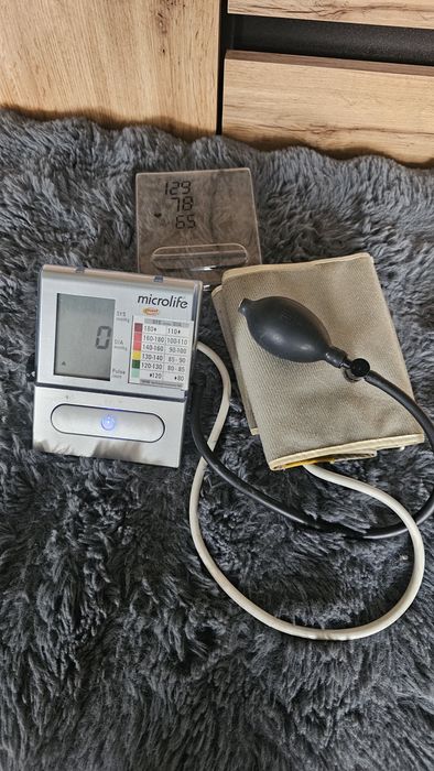 Cisnieniomierz z papka microlife