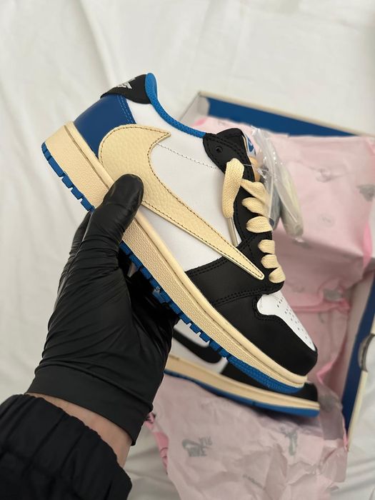 Sapatilhas Jordan x Travis Scott x Fragment 40/41/42/43