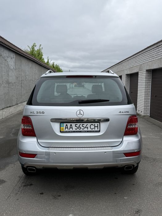 Офіційний Mercedes-Benz ML 350