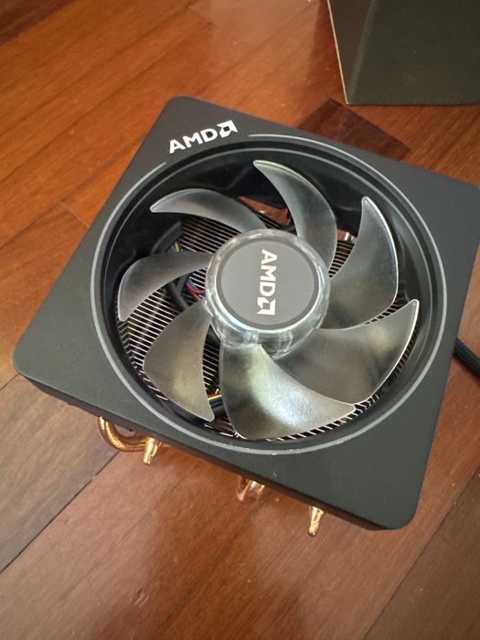 Dissipador Cooler AMD + Ventoinha RGB AMD - NOVO