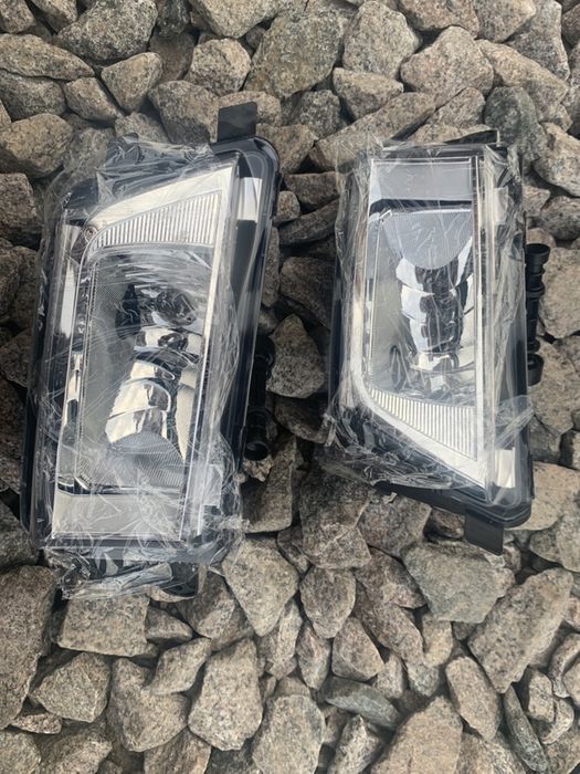Решетки противотуманных фар ,туманки passat B8 USA