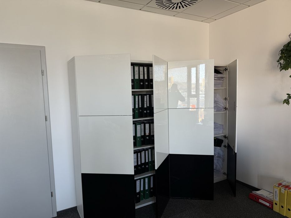 Zestaw mebli biurowych