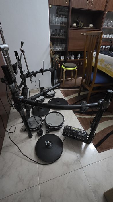 Roland V-Drum TD-12 (Bateria Electrónica)