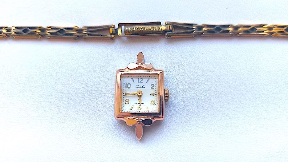 Часы женские "Слава" 17 камней