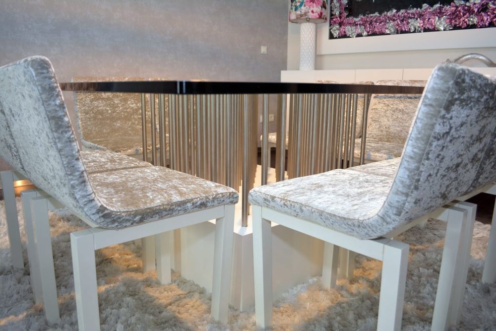 Mesa jantar em Vidro, tubos inox e base lacada a branco