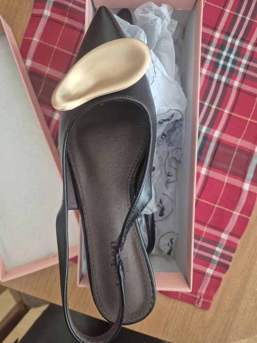 Piękne nowe buty damskie