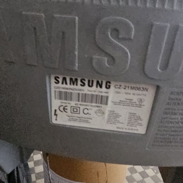 oddam  dwa telewizory teleskopowe Elemis  i Samsung