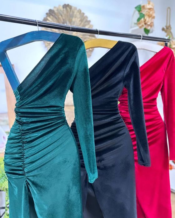 Оксамитова жіноча вечірня сукня