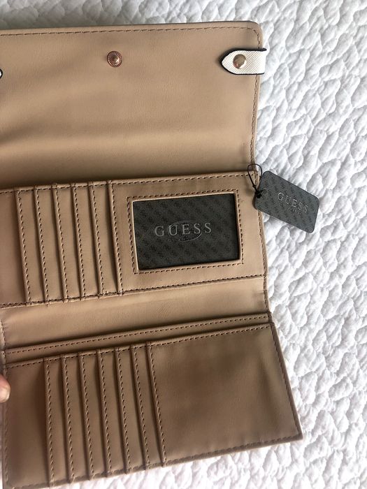 Guess portfel z logo