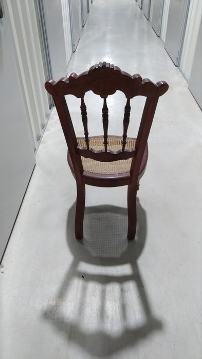 Duas cadeiras  palhinha