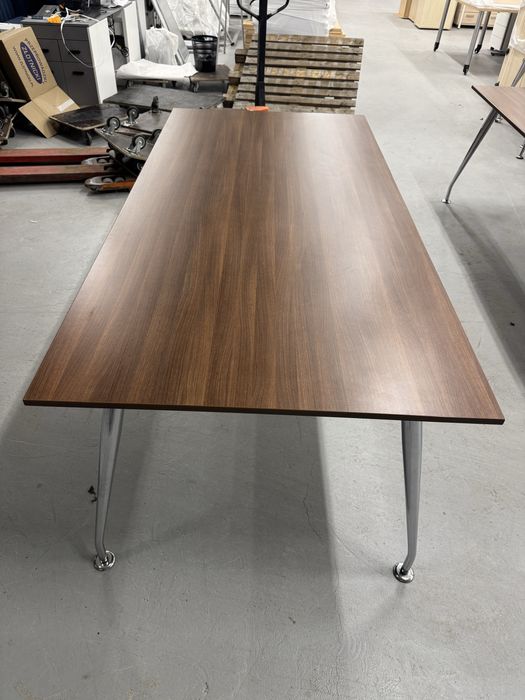 Stoly konferencyjne wym 213/100/74 ,uzywany, poleasingowy