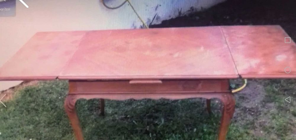 Mesa extencivel antiga