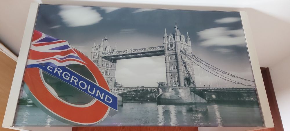 Secretária com tampo de vidro