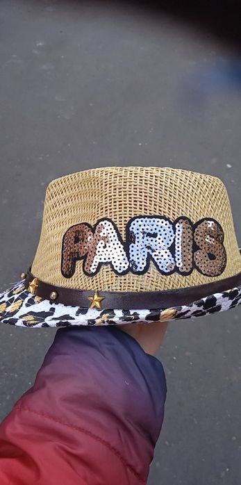 Kapelusz.    Paris