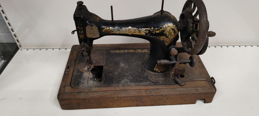 Швейна машинка Singer.