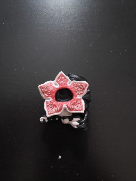 Bonecos Stranger things kinder joy