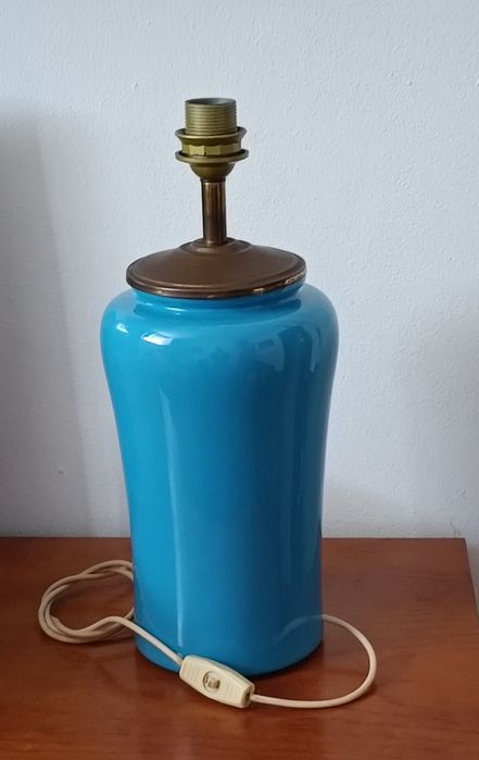 Candeeiro azul sem abajur