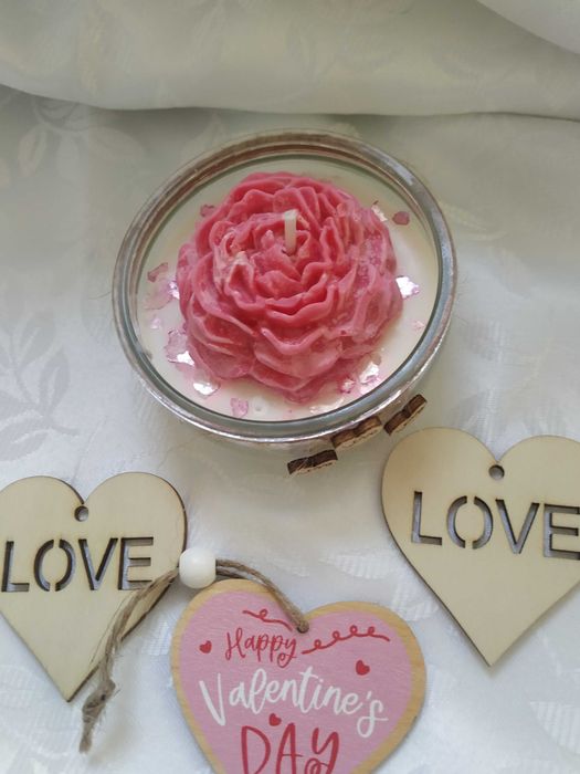 Świecznik, świeczka zapachowa sojowa. Walentynka.