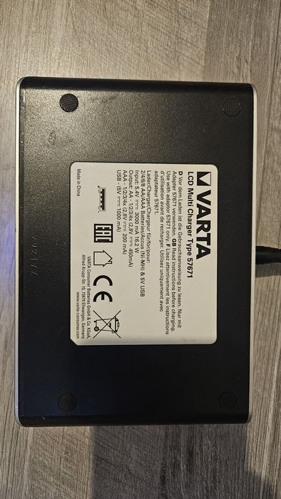 ШВИДКА! Зарядка Varta LCD Multi Charger 8 слотів AA/AAA + USB гаджети