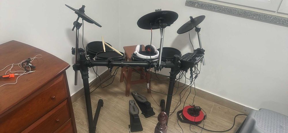 Vendo bateria alesis