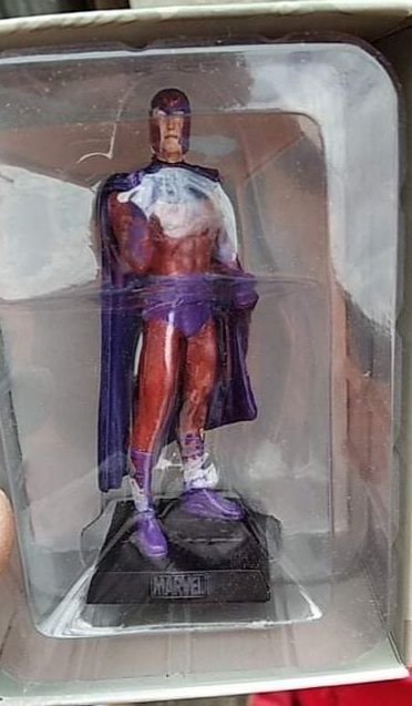 Figurka Marvel klasyczna Magneto ok 9 cm