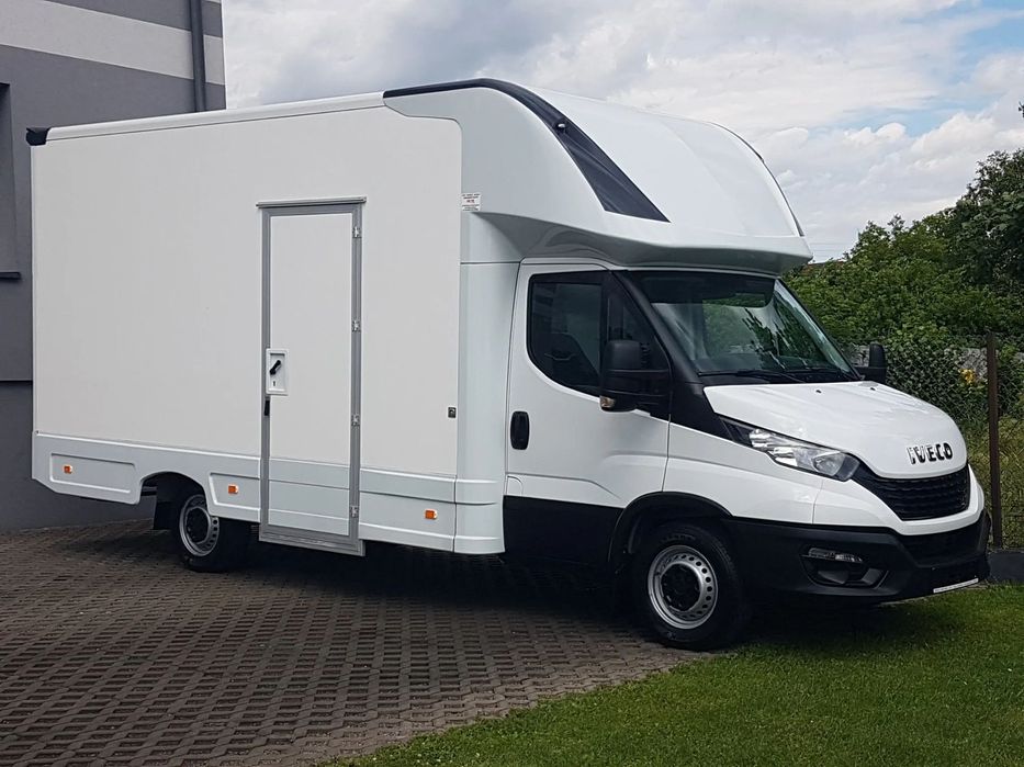 Iveco DAILY KONTENER NISKOPODŁOGOWY 4,43x2,23x2,42 SKLEP FOODTRUCK BAR KLIMA KONIOWÓZ KAMPER  Kontener Niskopodłogowy 4,43x2,23x2,42 Sklep Kamper Foodtruck Bar AC