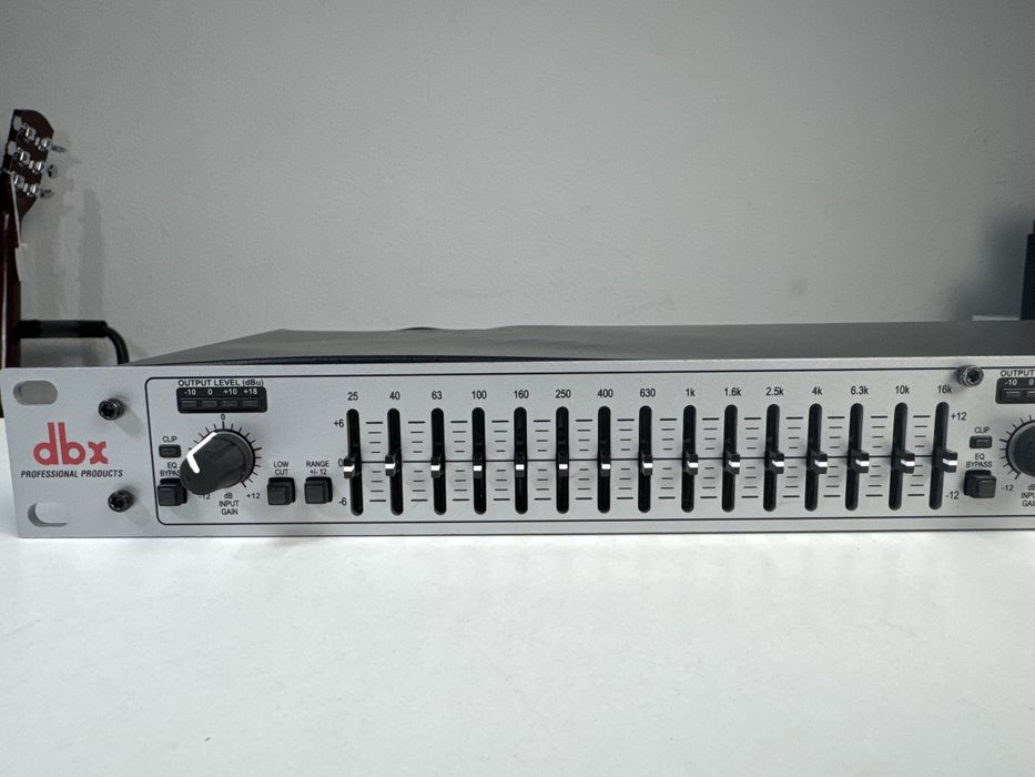 Equalizador dbx 215s