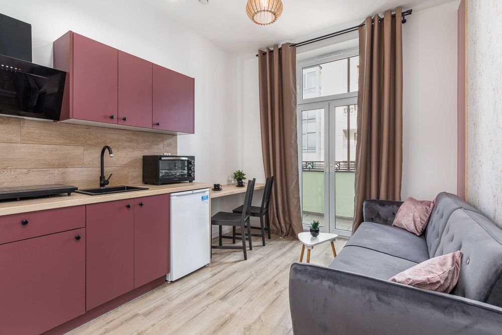 Eleganckie studio przy ul. Emilii Plater z balkonem