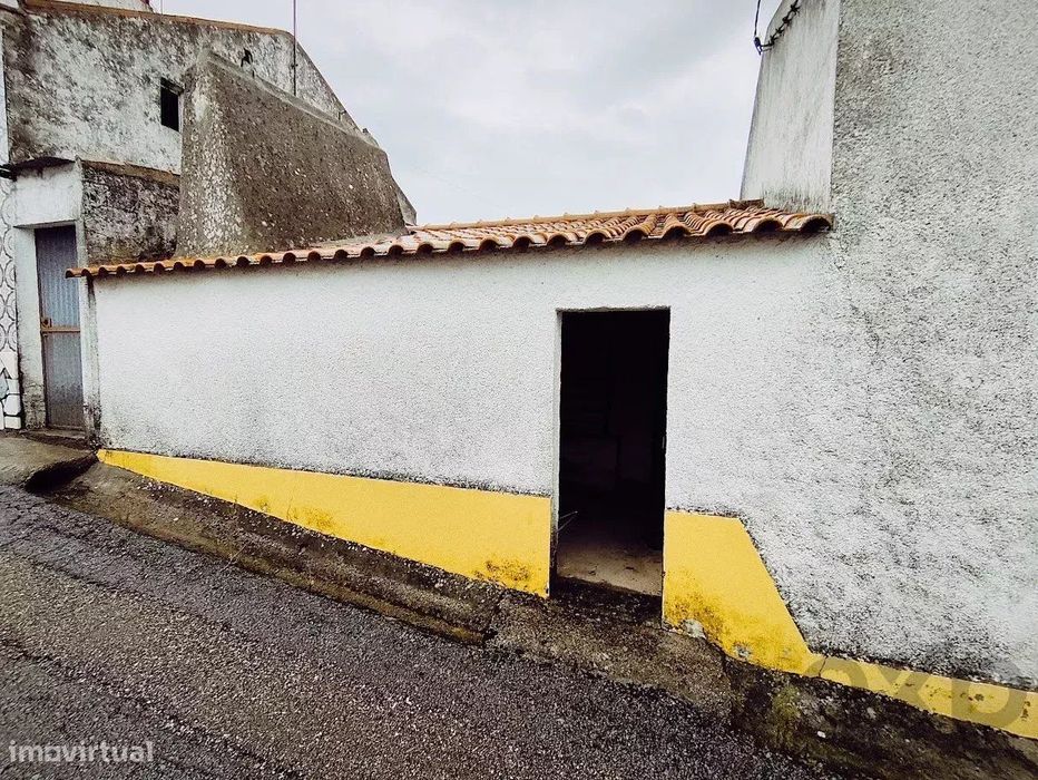 Venda - Arrumos Comenda (Comenda)
