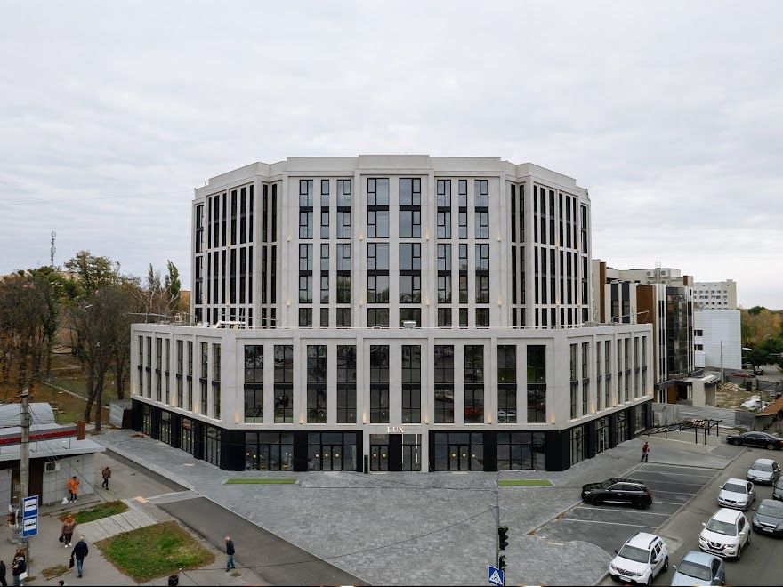 Продаж місця в підземному паркінгу  на вул. Європейська 45