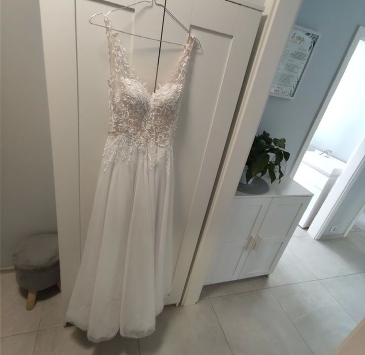 Elegancka suknia ślubna S