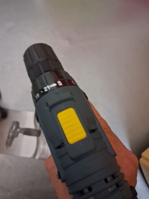 Berbequim / Aparafusadora Sem Fios Compacta 12V Litium