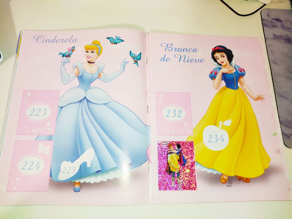 Caderneta Disney Princesas - Sticker Album Panini