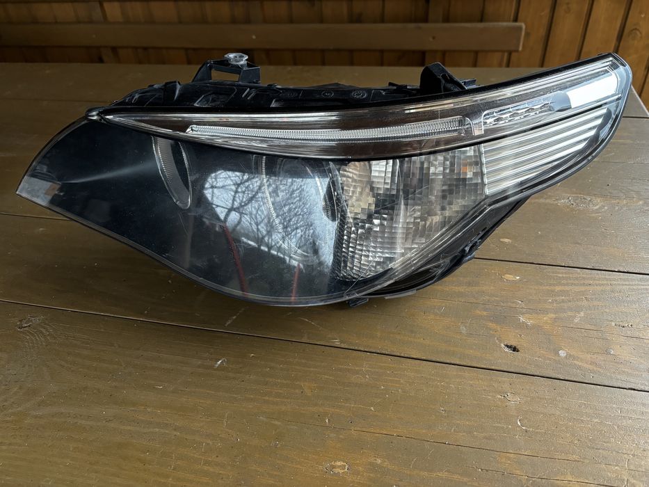 Reflektory przednie prawy lewy bmw e60