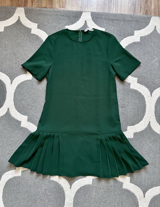 Ciemno zielona sukienka Zara elegancka