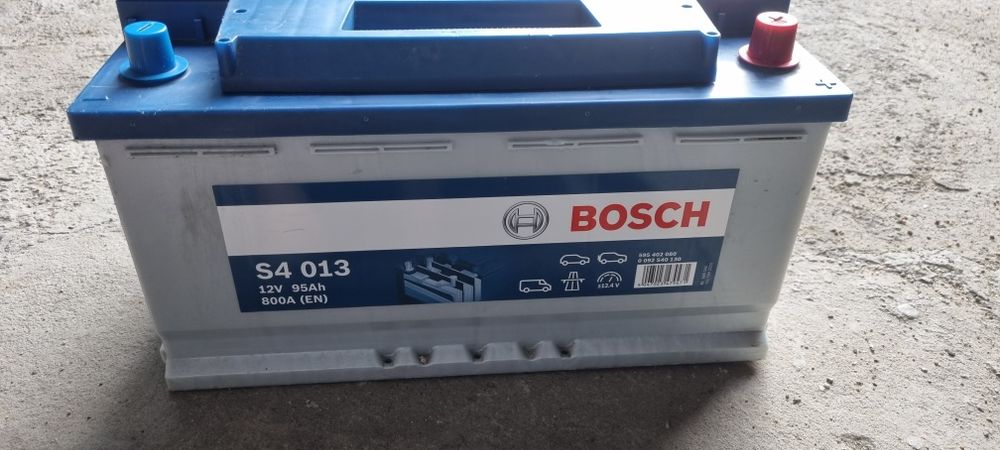 Акумулятор Bosch 12v 95Ah